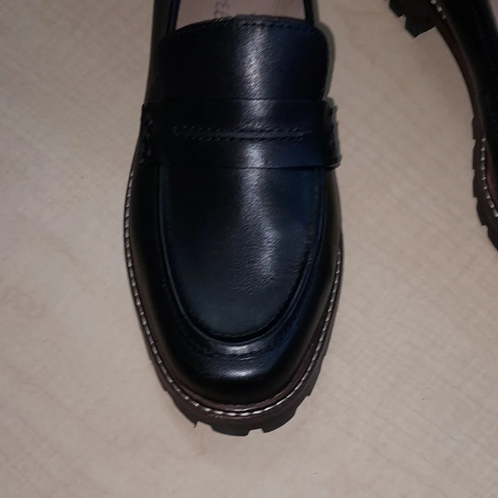 NWOT BLACK Leather Lugsole Loafers Size 8 - Picture 11 of 17